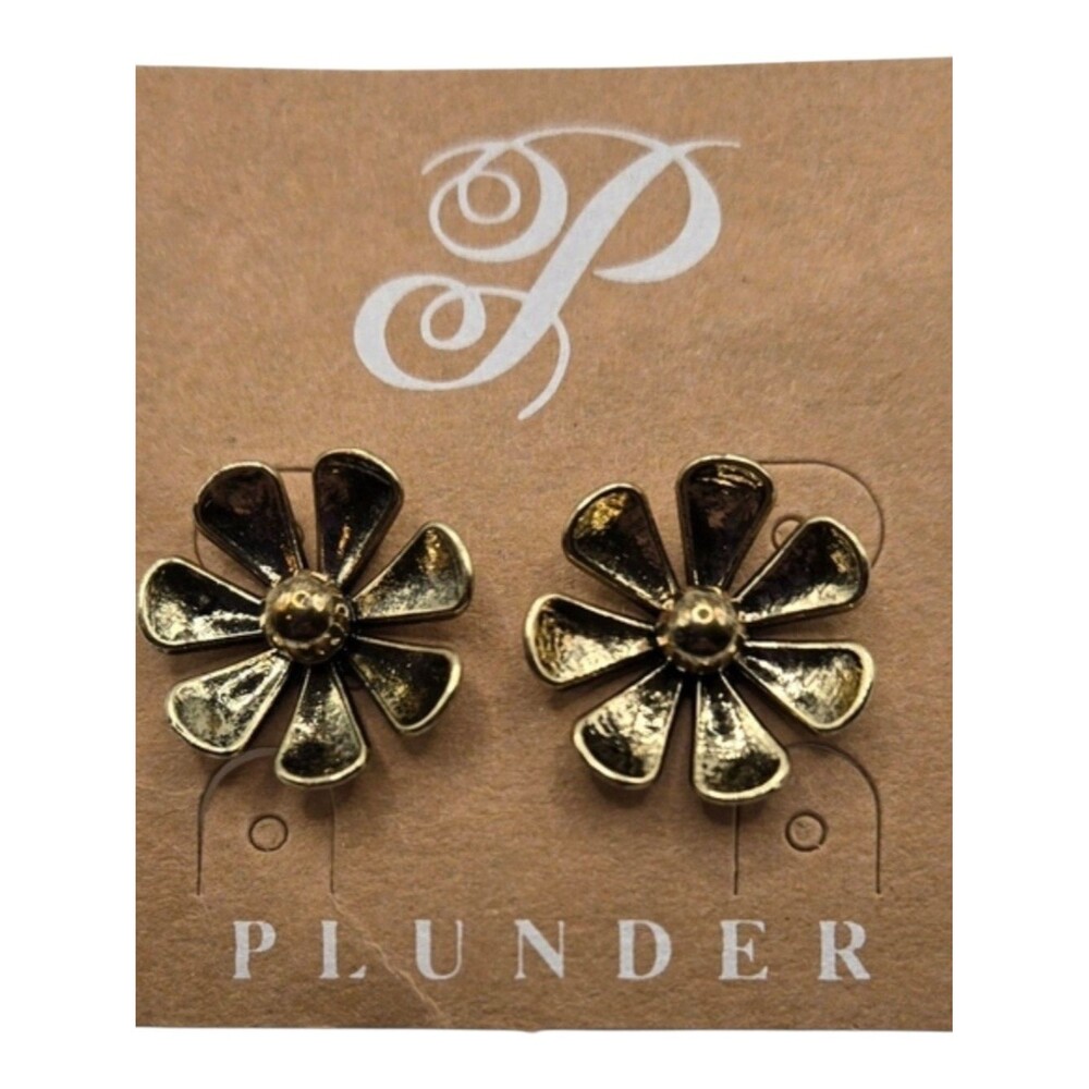Plunder Gold Daisy Petal Stud Earrings